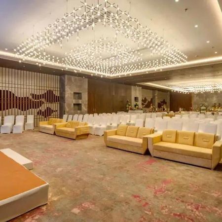 The Amore Surat Otel Dış mekan fotoğraf