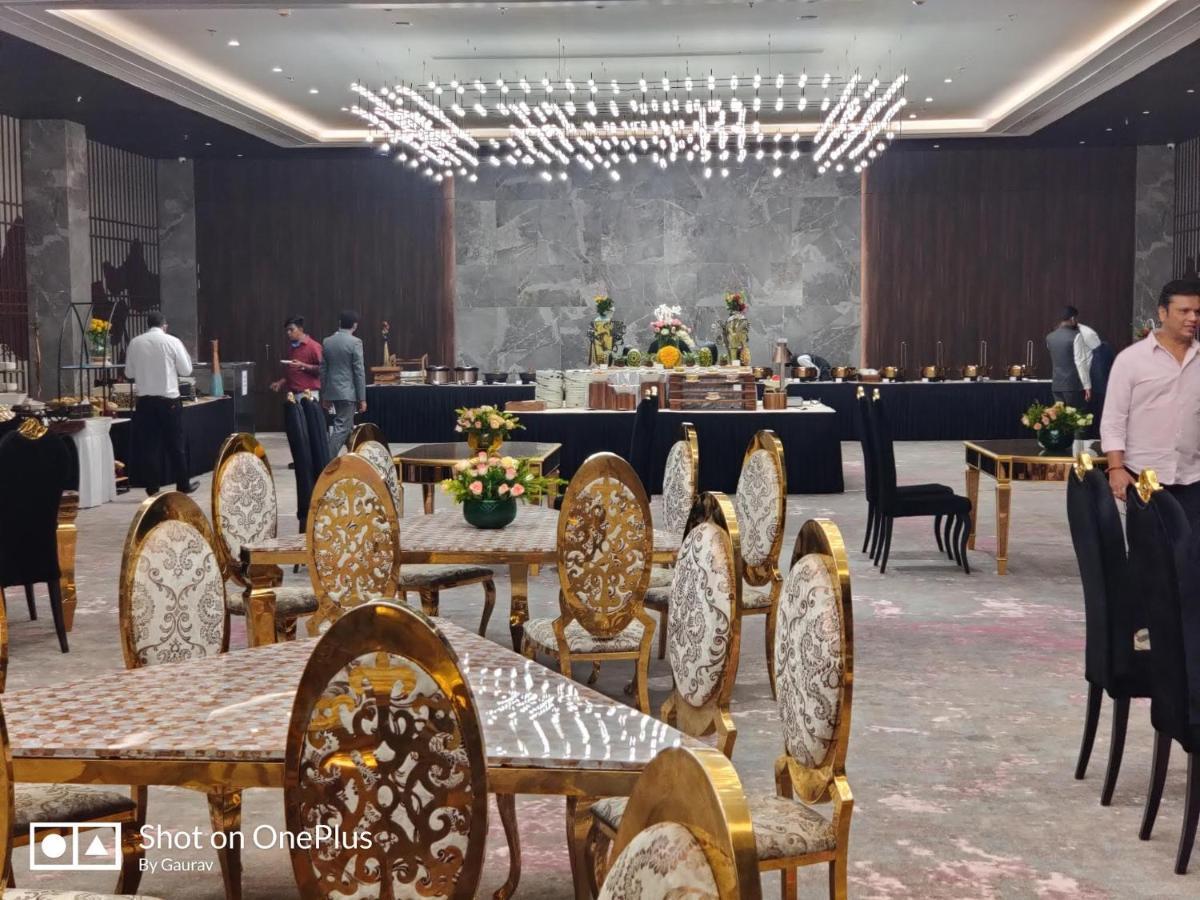 The Amore Surat Otel Dış mekan fotoğraf