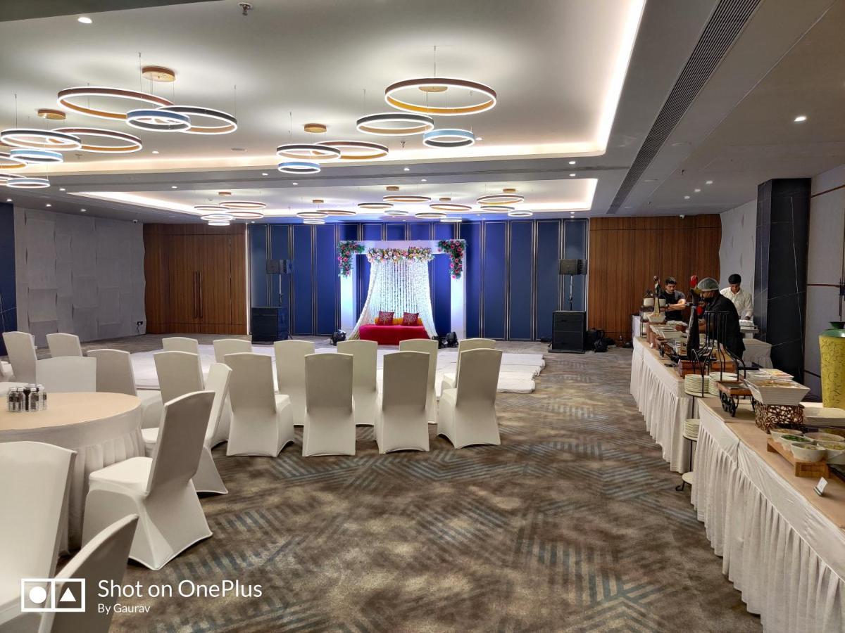 The Amore Surat Otel Dış mekan fotoğraf