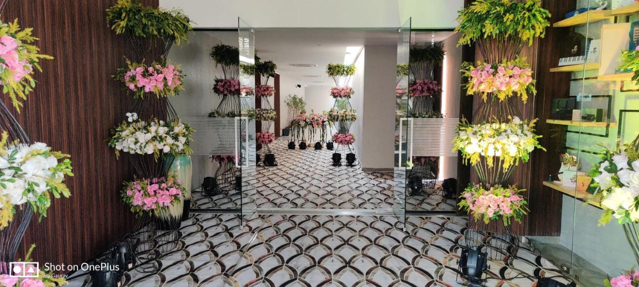 The Amore Surat Otel Dış mekan fotoğraf